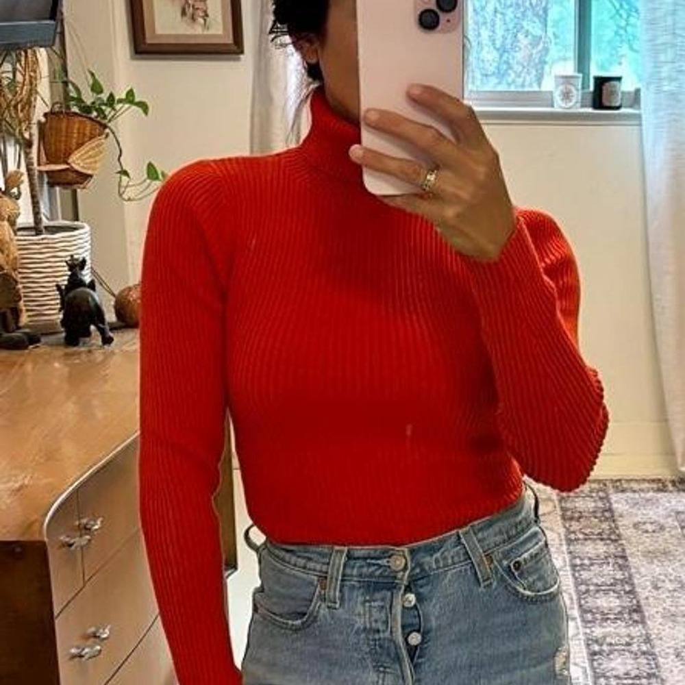 Old Navy SoSoft Lite Red Ribbed Turtleneck Sweater Small Slim Fit Long Sleeve